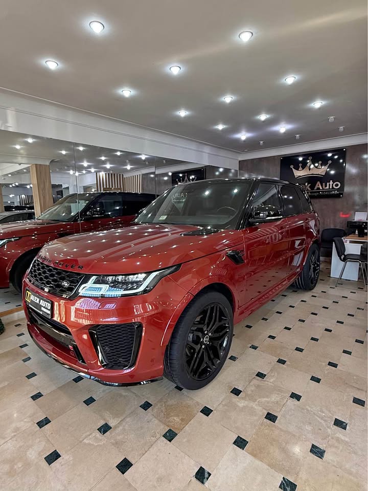 Range Rover Sport Quitte SVR 2015 - Sur Demande Range Rover Sport Quitte SVR 2015